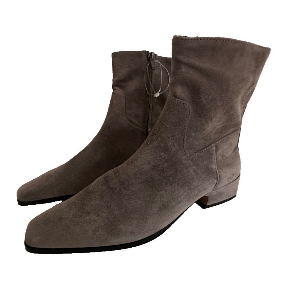 Steve Madden Dusty Classic Ankle Boots Grey Suede NWOT (tried on) - Size 6.5